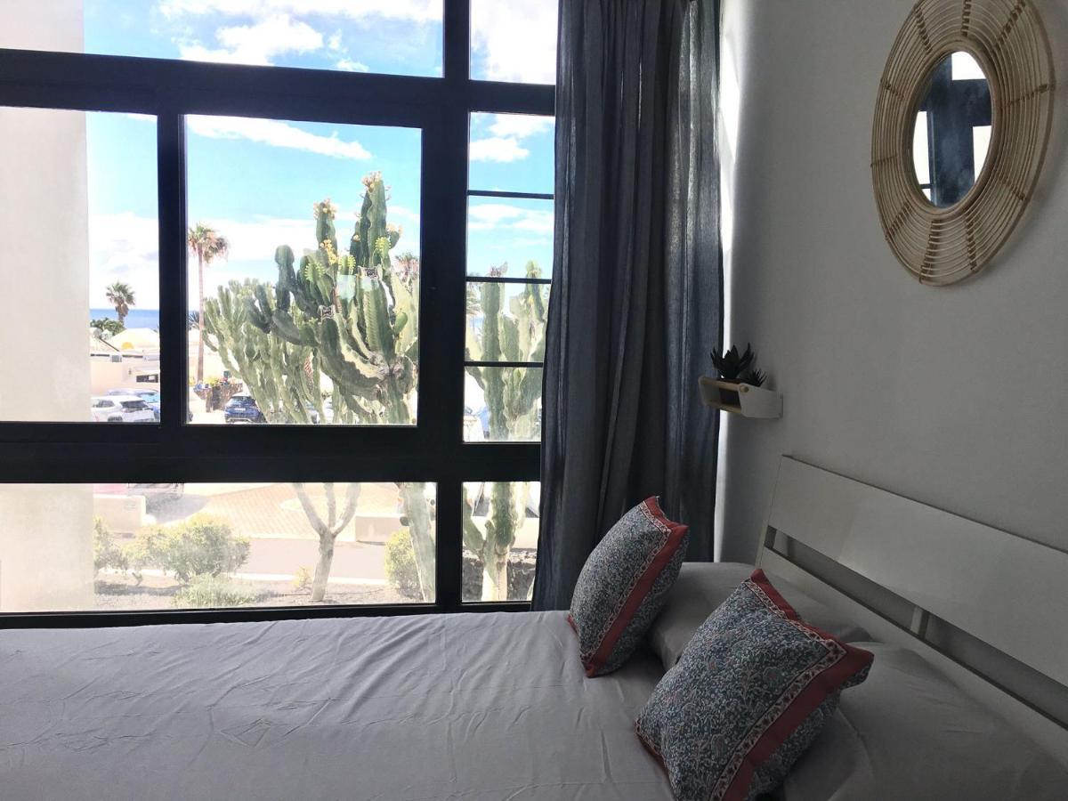 Cozzy Apartment Con Vista Al Mar Costa Teguise Eksteriør billede